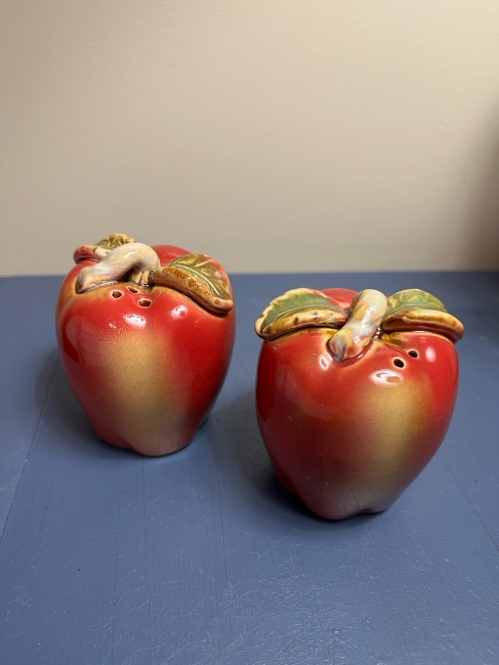 Red Apple Ceramic Salt and Pepper Shaker Set